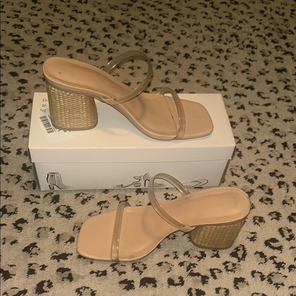 a new day Miley heels- 9 wide